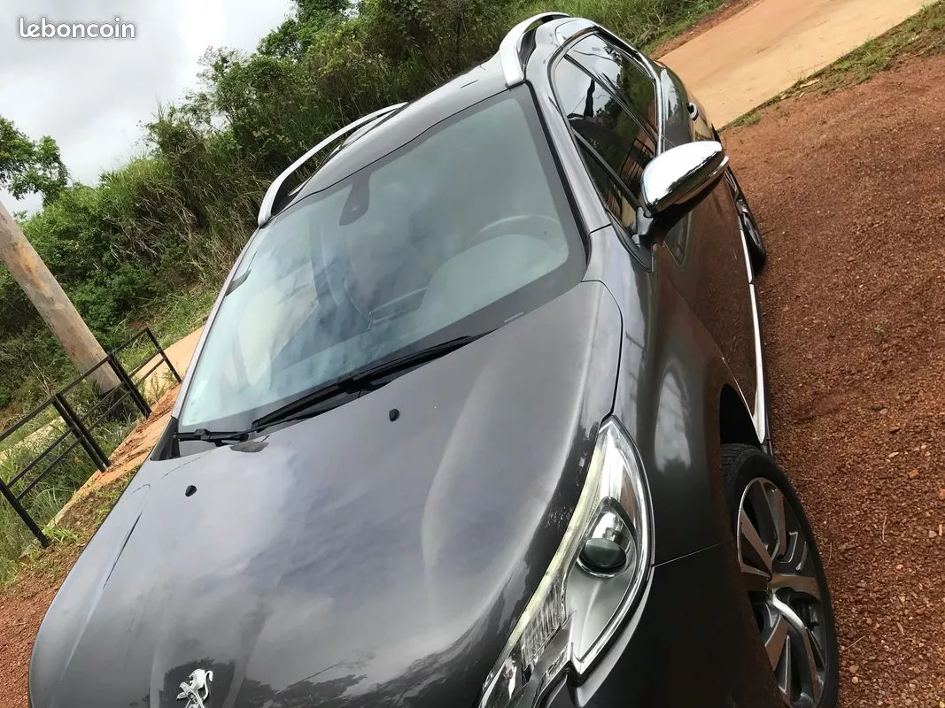 Peugeot 2008 - 110CV - EAT6 2016